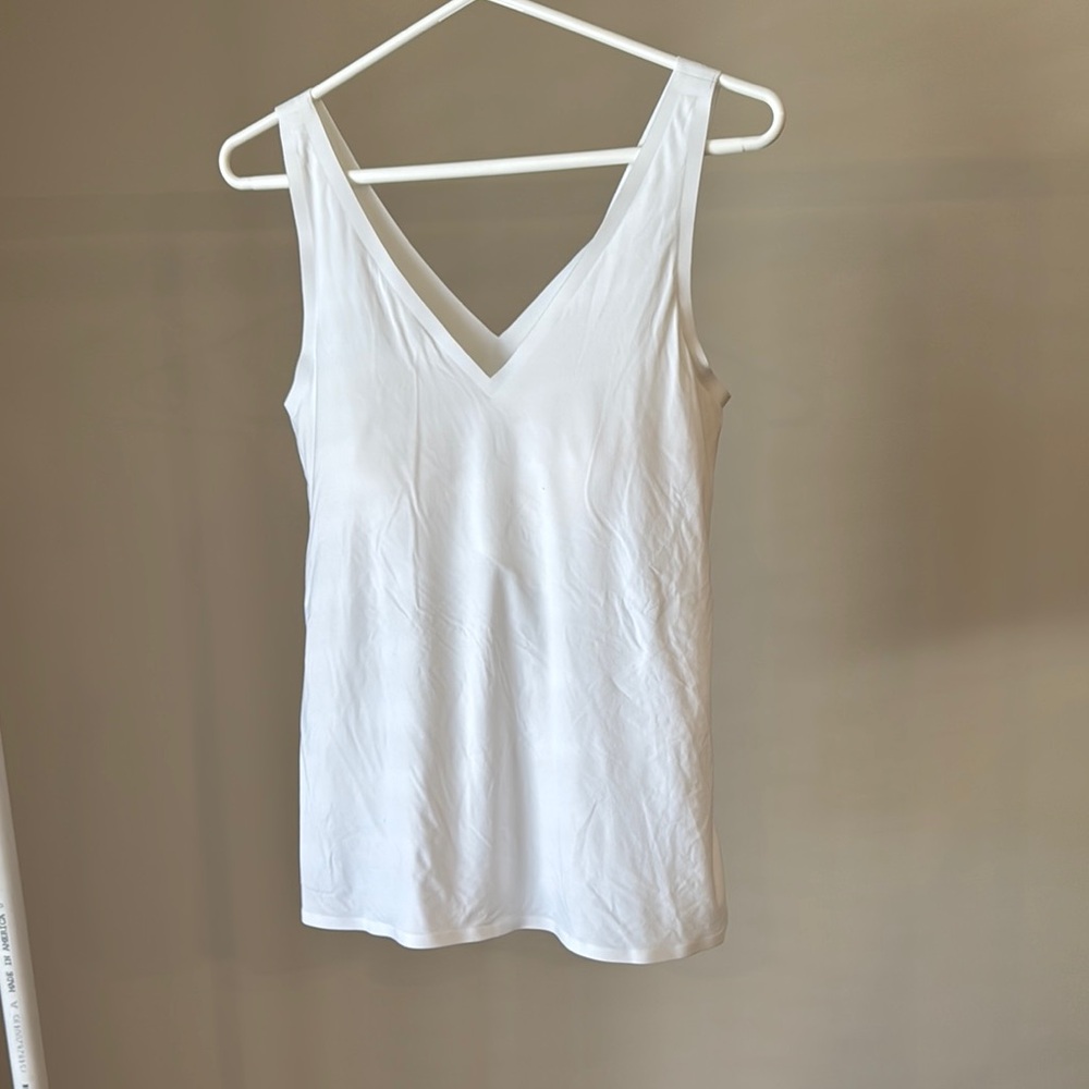 Soma White Embliss Tank with Bra V-Neck Sleeveless Top